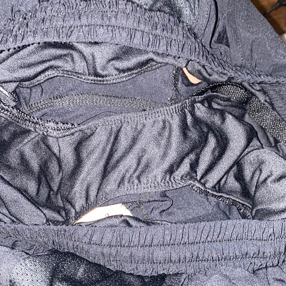 🐛Black Under Armour Orlando Florida shorts! - Picture 4 of 8